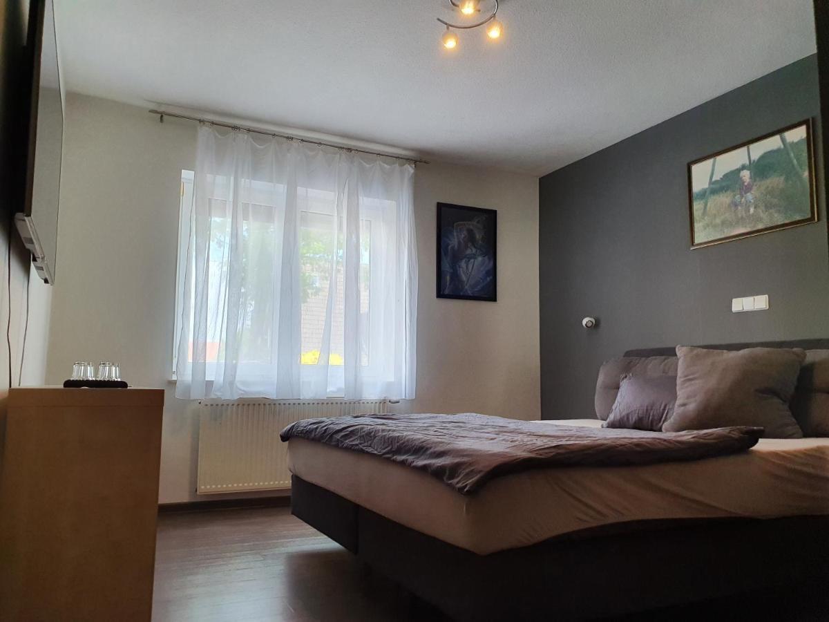 Schlafzimmer, Ruhige Lage In Meppen --- Check-In Mit Schluesselkasten Eksteriør bilde